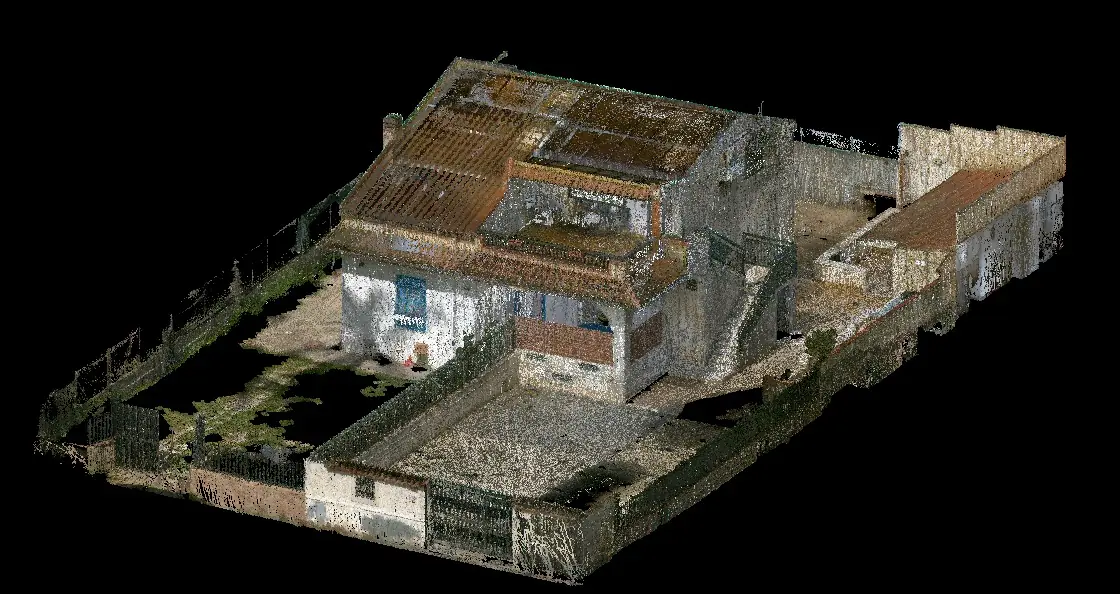 Nuvola di punti a colori di un'abitazione con area esterna, rilevata con laser scanner 3D