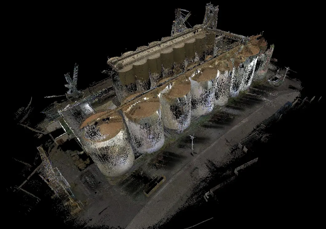 Scansione 3D di impianto industriale con silos
